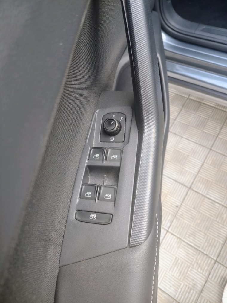volkswagen nivus 1.0 200 tsi total flex highline automatico 4p 20266