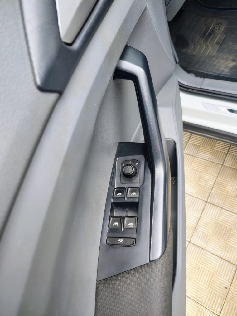 volkswagen t-cross 1.0 200 tsi total flex sense automatico 4p 20206