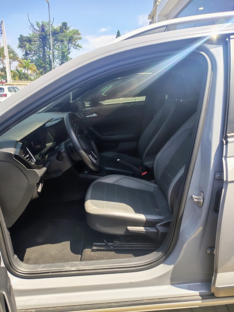 volkswagen nivus 1.0 200 tsi total flex highline automatico 4p 20235