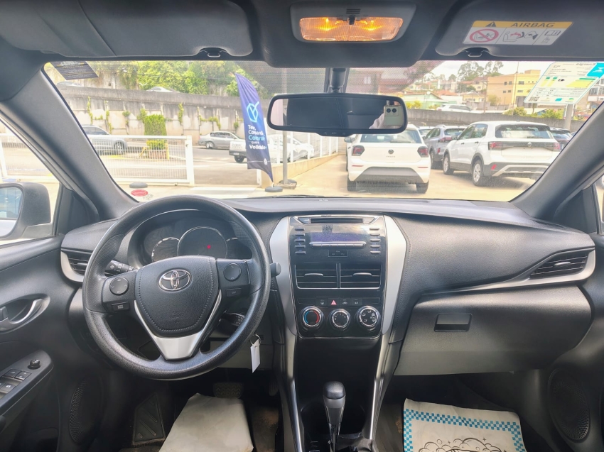 toyota yaris 1.3 16v flex xl multidrive 4p automatico 20193