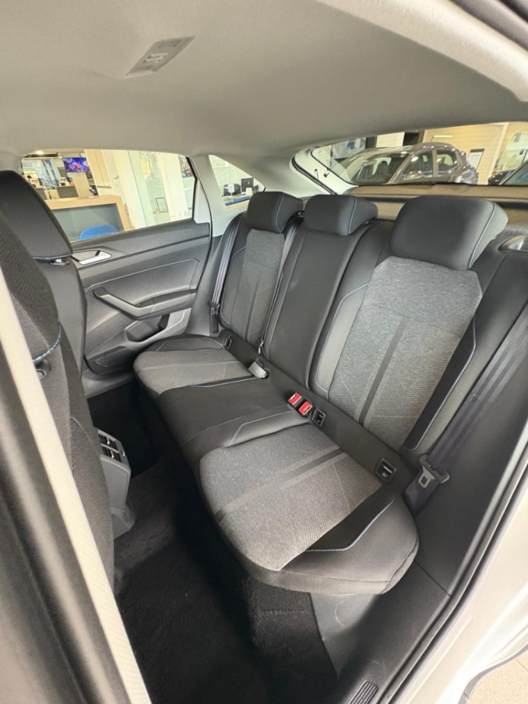 volkswagen nivus 1.0 200 tsi total flex comfortline automatico 4p 202610