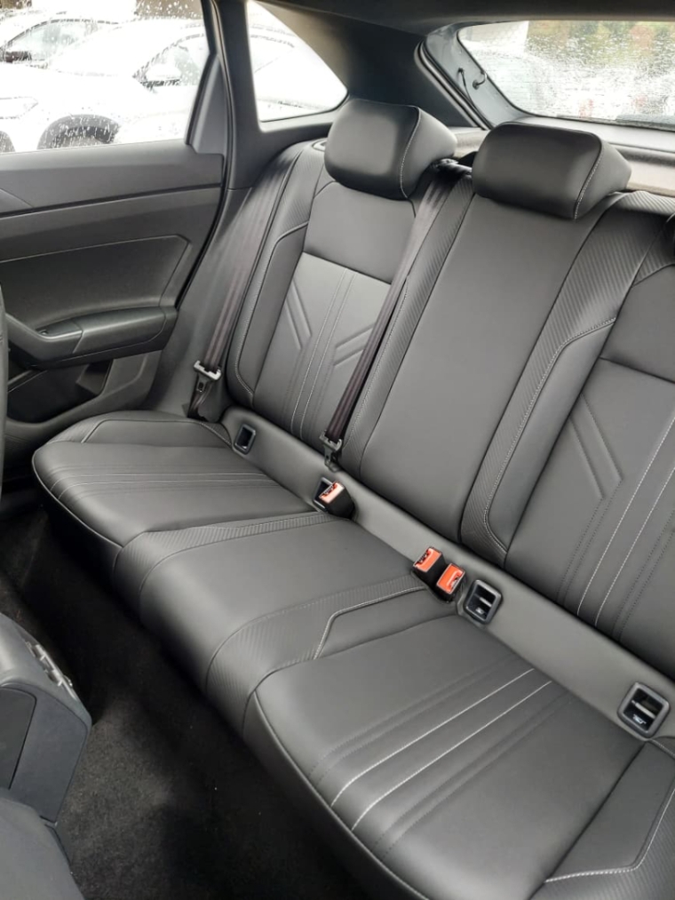 volkswagen nivus 1.0 200 tsi total flex highline automatico 4p 202610