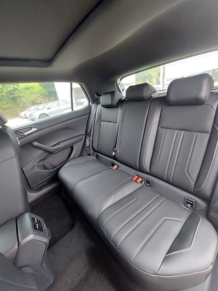 volkswagen t-cross 1.4 250 tsi total flex highline automatico 4p 202610