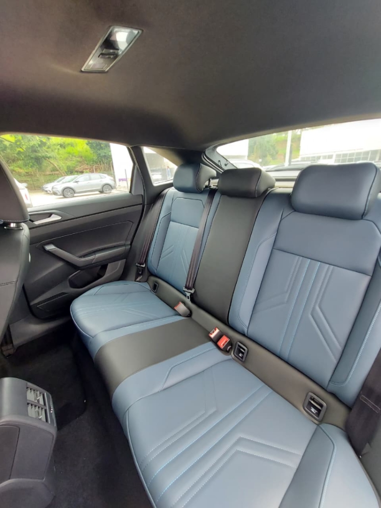 volkswagen nivus 1.0 200 tsi total flex highline automatico 4p 202610