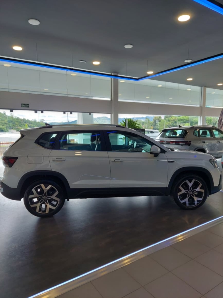 volkswagen taos 1.4 250 tsi total flex highline automatico 4p 20263