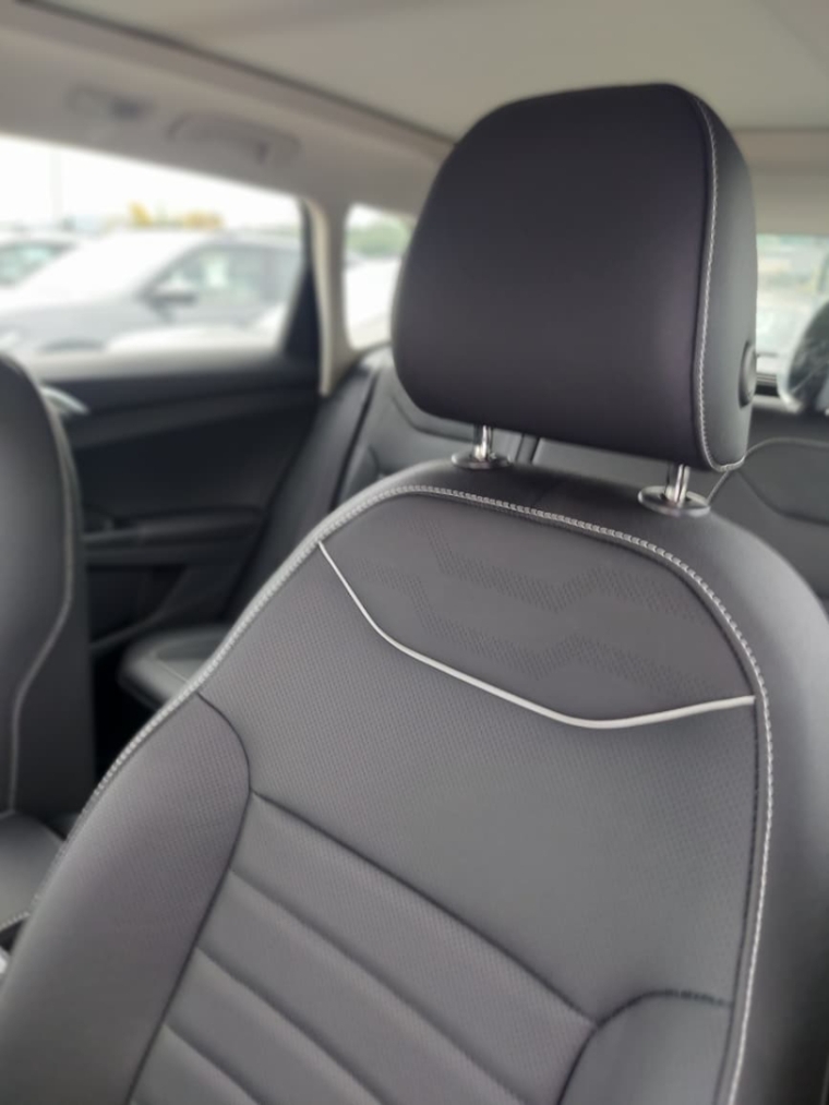 volkswagen taos 1.4 250 tsi total flex highline automatico 4p 202611