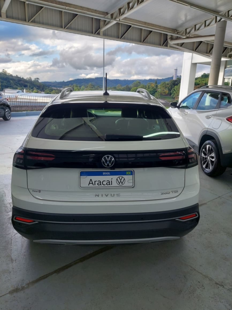 volkswagen nivus 1.0 200 tsi total flex highline automatico 4p 20235