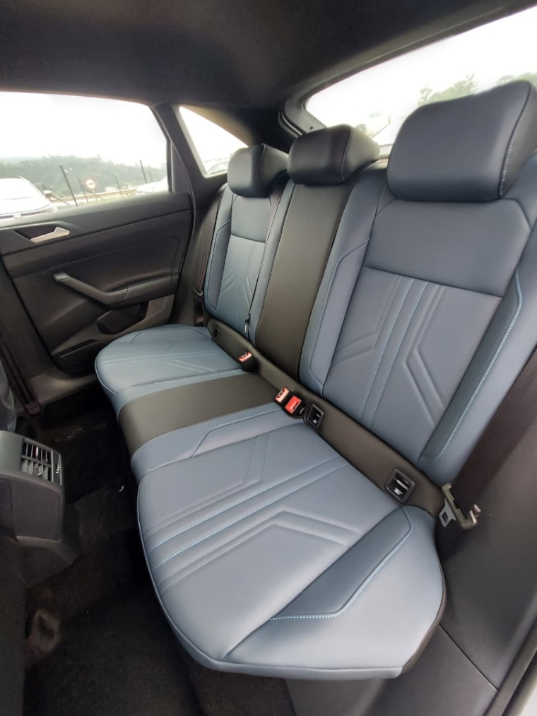 volkswagen nivus 1.0 200 tsi total flex highline automatico 4p 202710