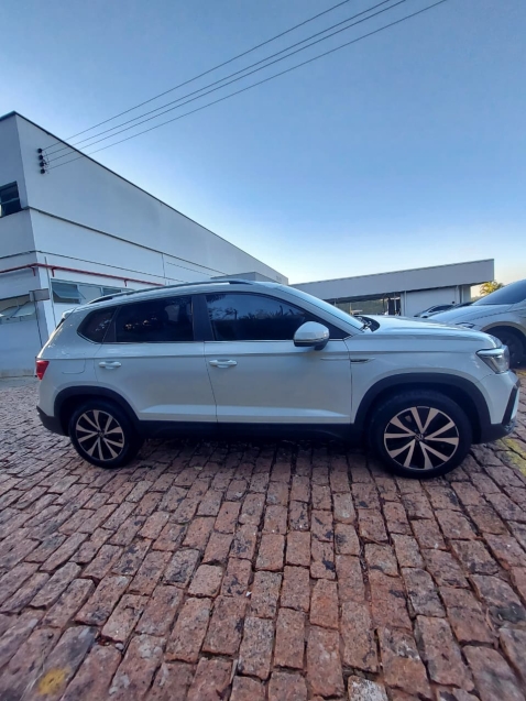 volkswagen taos 1.4 250 tsi total flex highline automatico 4p 20223