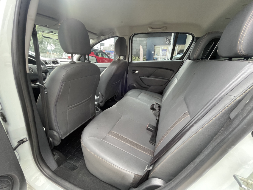 renault sandero 1.6 stepway 8v flex 4p automatizado 2016