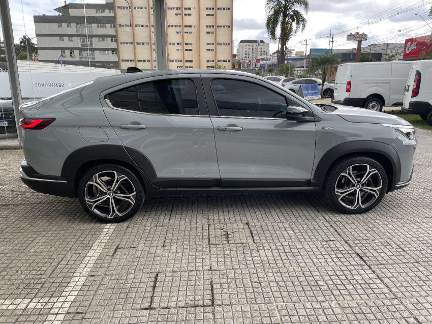 fiat fastback 1.3 turbo 270 flex abarth at6 4p automatico 2024