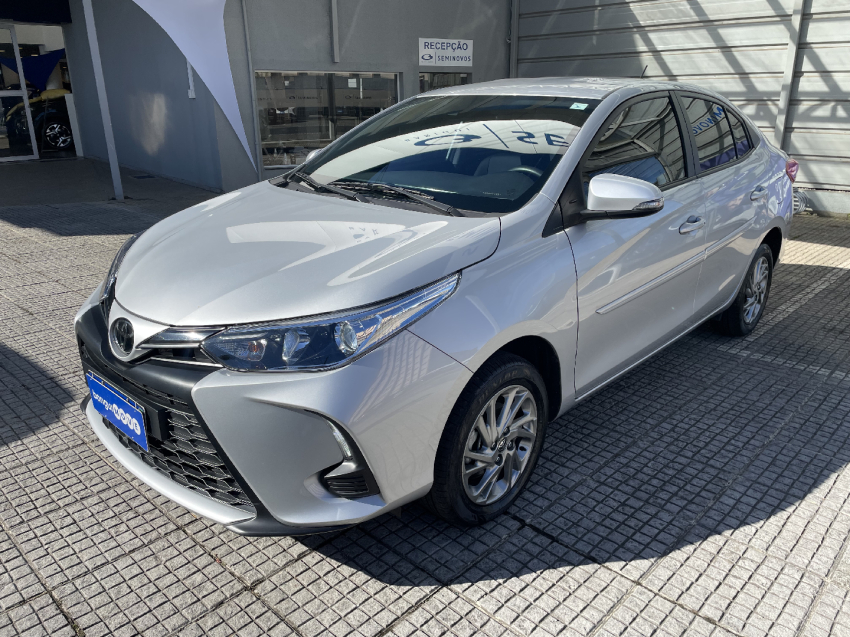 toyota yaris 1.5 16v flex sedan xs multidrive 4p automatico 2024