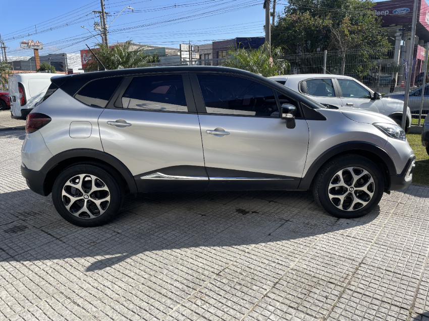 renault captur 1.3 tce flex intense x-tronic 4p automatico 2022