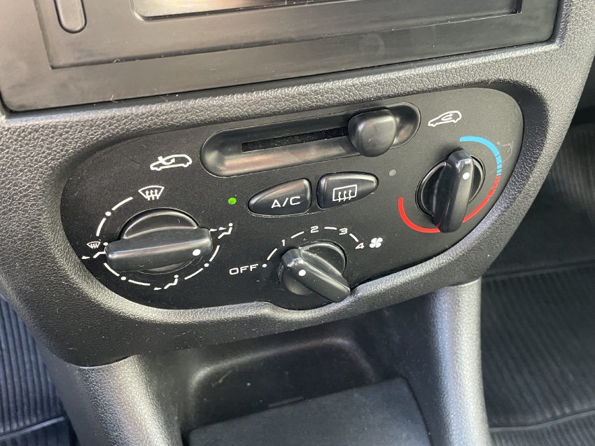 peugeot 207 1.4 xr 8v flex 2p manual 2012
