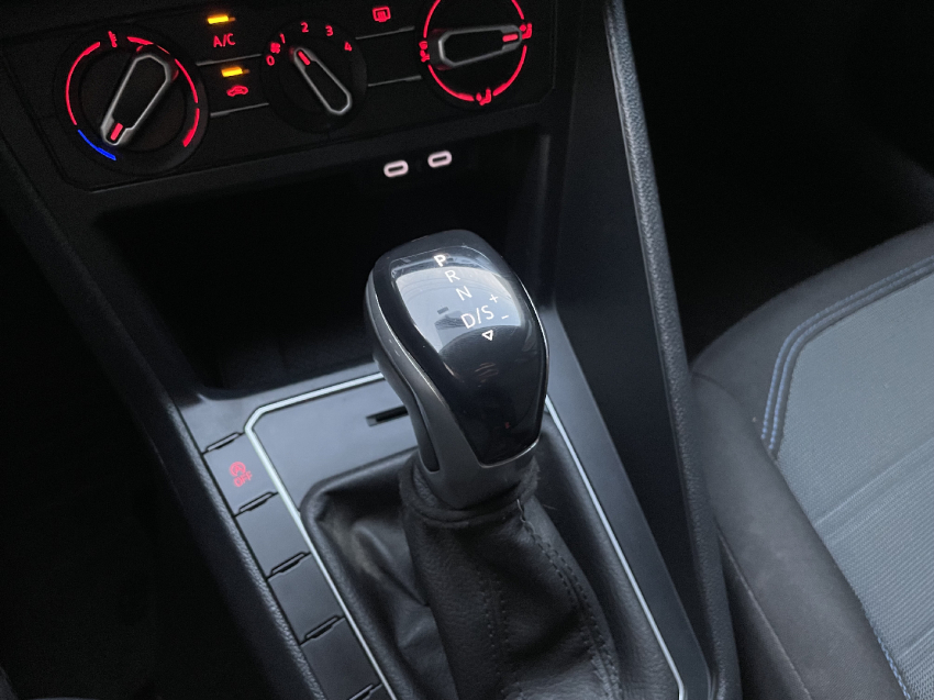 volkswagen nivus 1.0 200 tsi total flex comfortline automatico 4p 2023