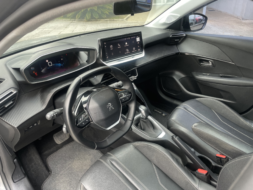 peugeot 208 1.6 16v flex griffe at6 4p automatico 2023