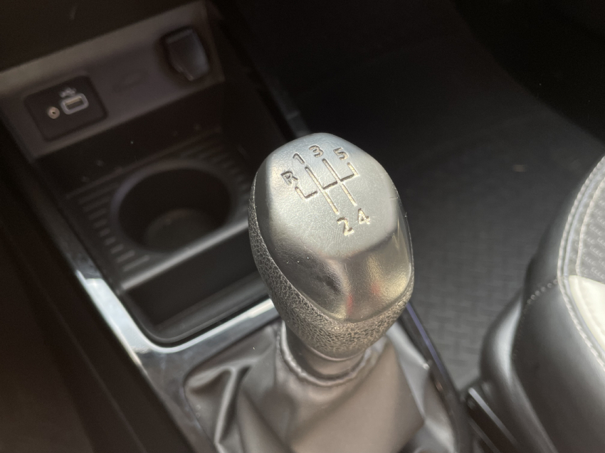 renault kwid 1.0 12v sce flex intense manual 4p 2022