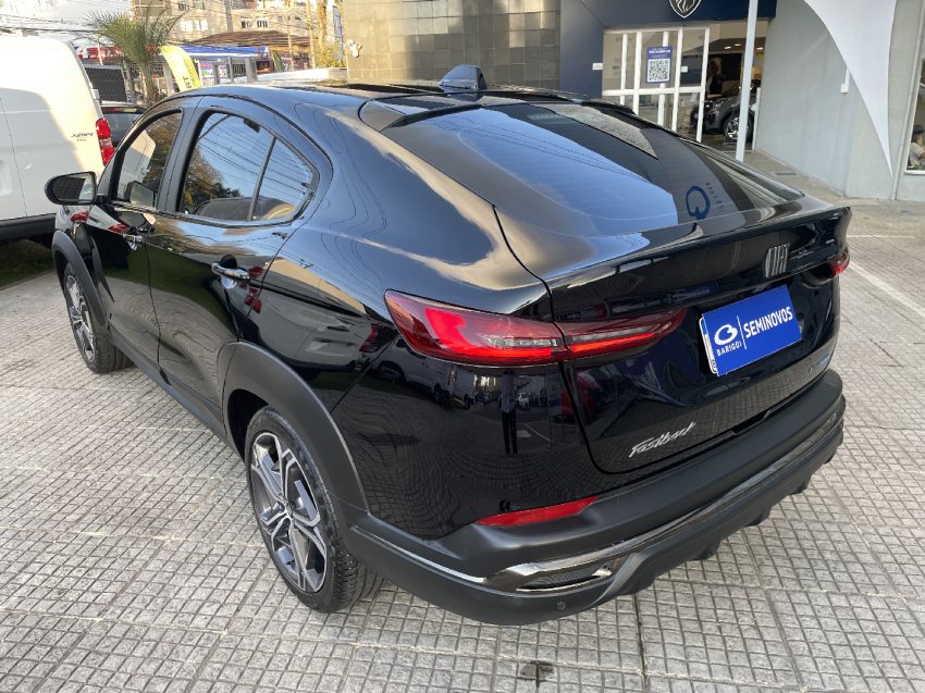 fiat fastback 1.0 turbo 200 hybrid impetus cvt hibrido 4p automatico 2025