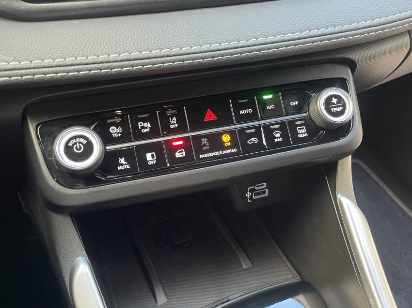 fiat fastback 1.0 turbo 200 hybrid impetus cvt hibrido 4p automatico 2025