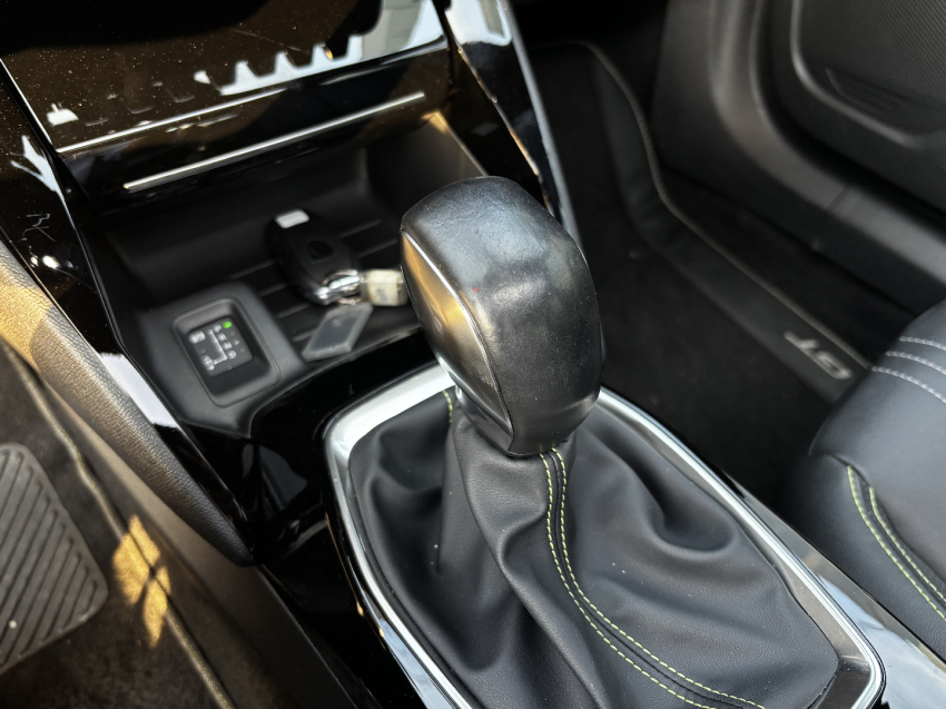 peugeot 2008 1.0 turbo 200 flex gt cvt 4p automatico 2025