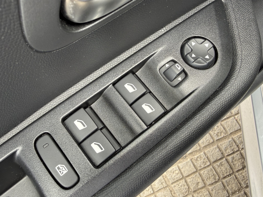 peugeot 208 1.0 firefly flex style manual 4p 202414