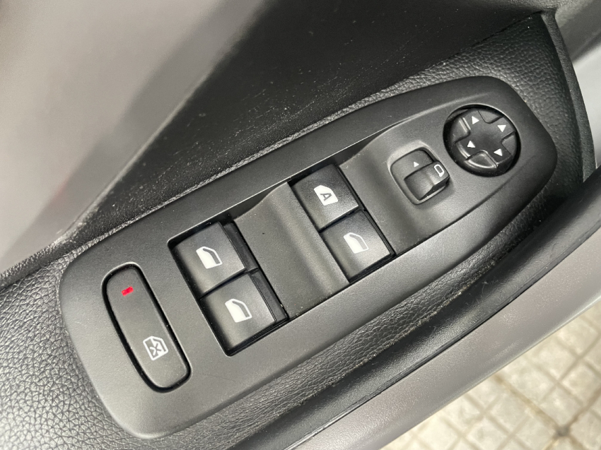 peugeot 208 1.2 allure 12v flex 4p manual 2019