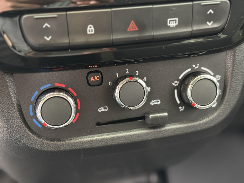 renault kwid 1.0 12v sce flex outsider manual 4p 2023