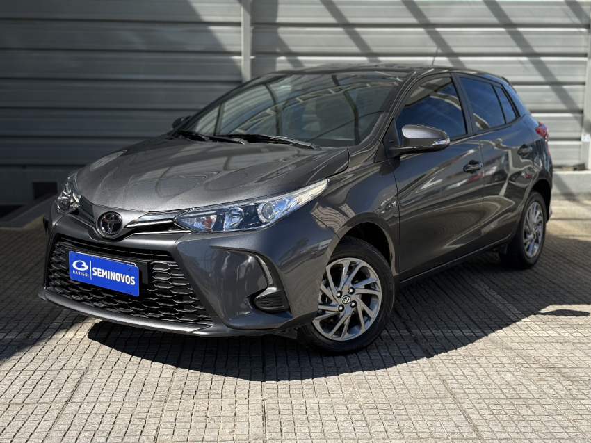 toyota yaris 1.5 16v flex xs multidrive 4p automatico 2025