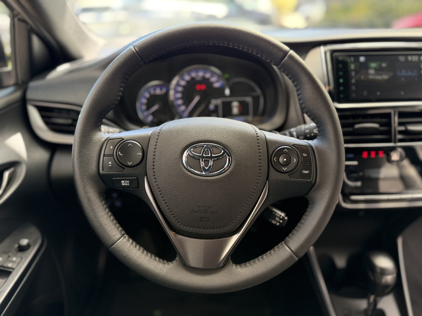 toyota yaris 1.5 16v flex xs multidrive 4p automatico 2025