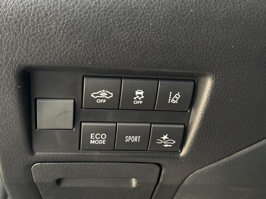 toyota yaris 1.5 16v flex xs multidrive 4p automatico 2025