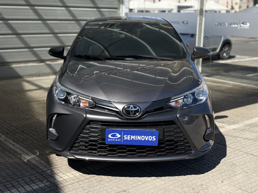 toyota yaris 1.5 16v flex xs multidrive 4p automatico 2025