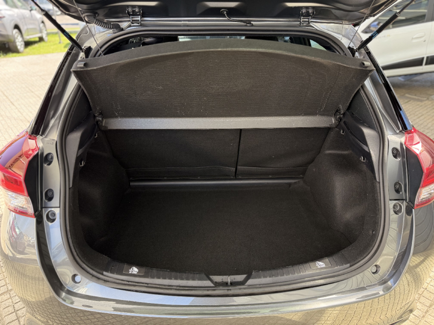 toyota yaris 1.5 16v flex xs multidrive 4p automatico 2025