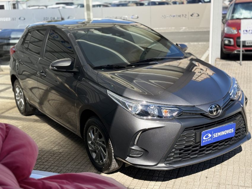 toyota yaris 1.5 16v flex xs multidrive 4p automatico 2025