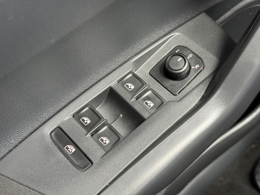 volkswagen nivus 1.0 200 tsi total flex comfortline automatico 4p 202318