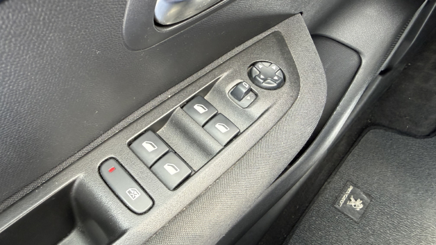 peugeot 208 1.6 16v flex active pack at6 4p automatico 202115