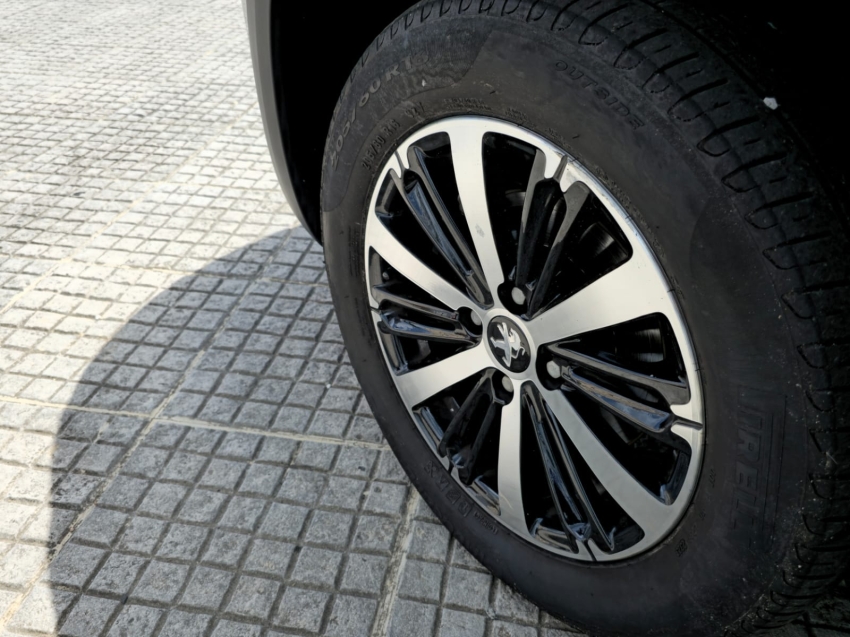 peugeot 2008 1.0 turbo 200 flex allure cvt 1.6 4p automatico 202413