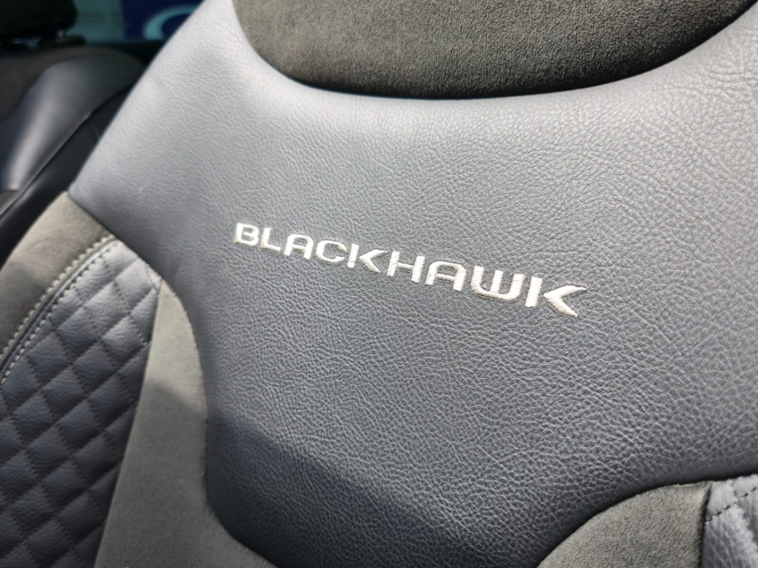 jeep commander 2.0 hurricane 4 turbo gasolina blackhawk at9 4p automatico 202520