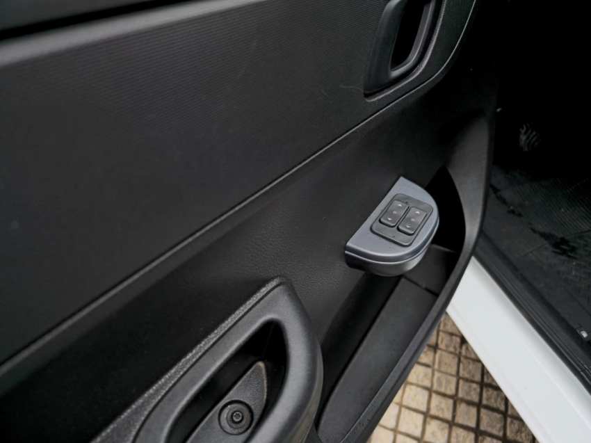 renault kwid 1.0 12v sce flex life manual 4p 202010