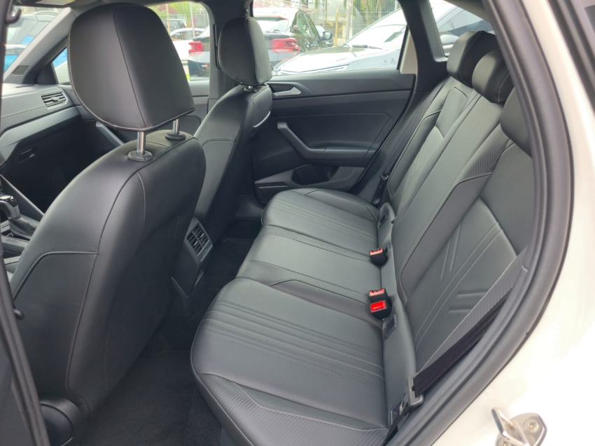 volkswagen nivus 1.0 200 tsi total flex highline automatico 4p 202513