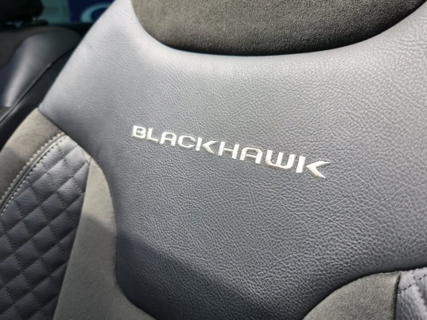 jeep commander 2.0 hurricane 4 turbo gasolina blackhawk at9 4p automatico 202515