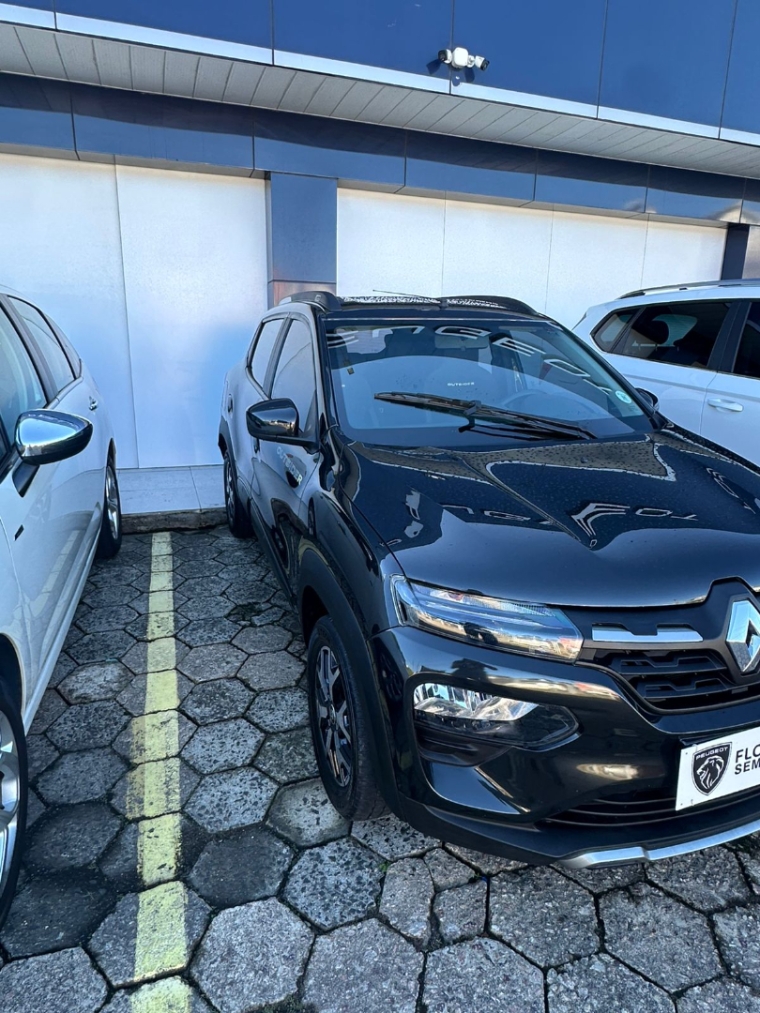 kwid outsider 1.0 22/233