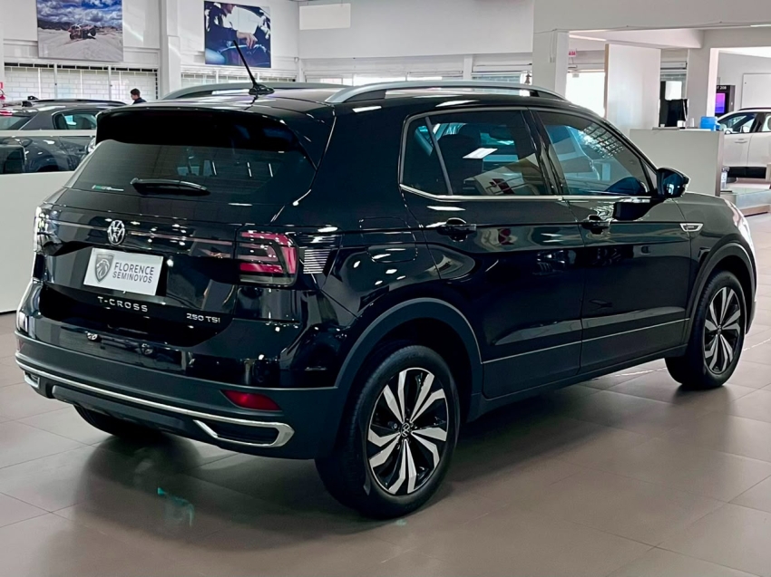 volkswagen t-cross 1.4 250 tsi total flex highline automatico 4p 20244