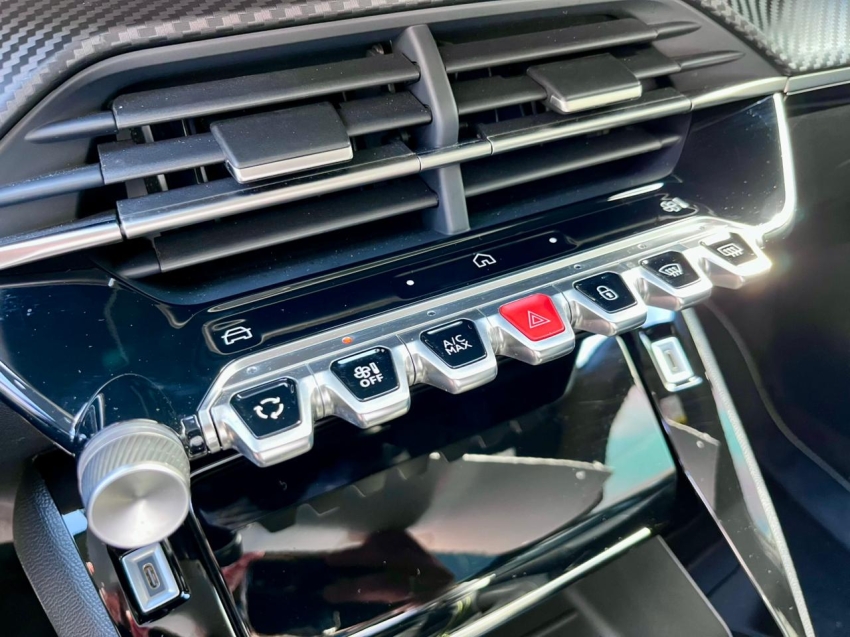208 gt hybrid automatico10