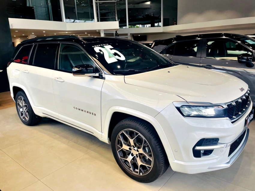 jeep commander 1.3 t270 turbo flex overland at6 2025 jeep commander 1.3 t270 turbo flex overland at6 2025
