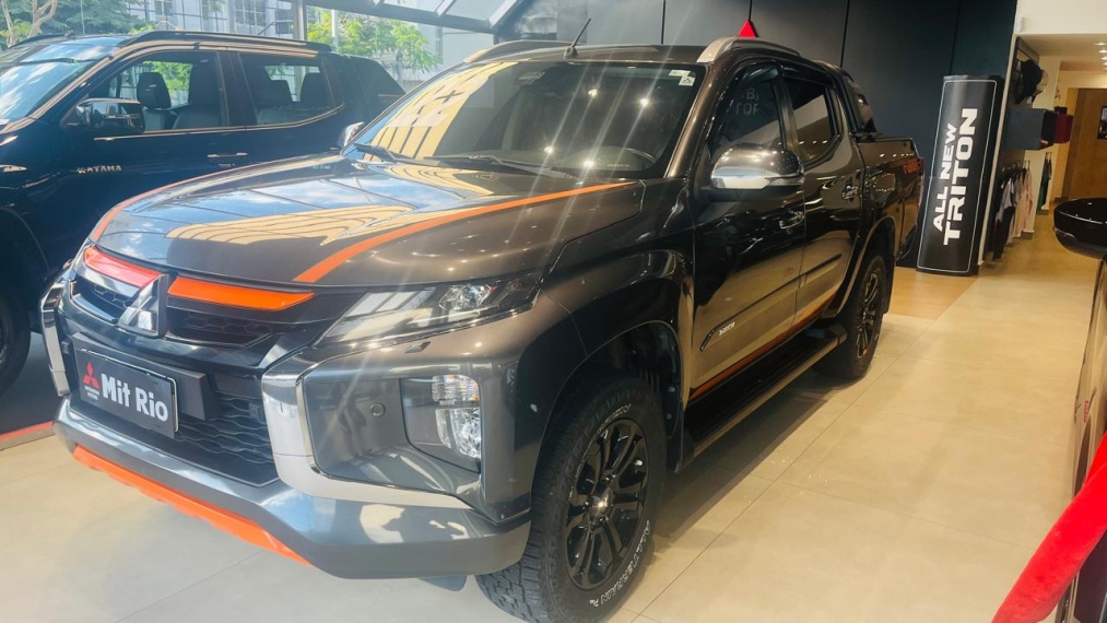 mitsubishi l200 triton 2.4 16v turbo diesel sport hpe sertoes cd 4p 4x4 automatico 2022 mitsubishi l200 triton 2.4 16v turbo diesel sport hpe sertoes cd 4p 4x4 automatico 2022