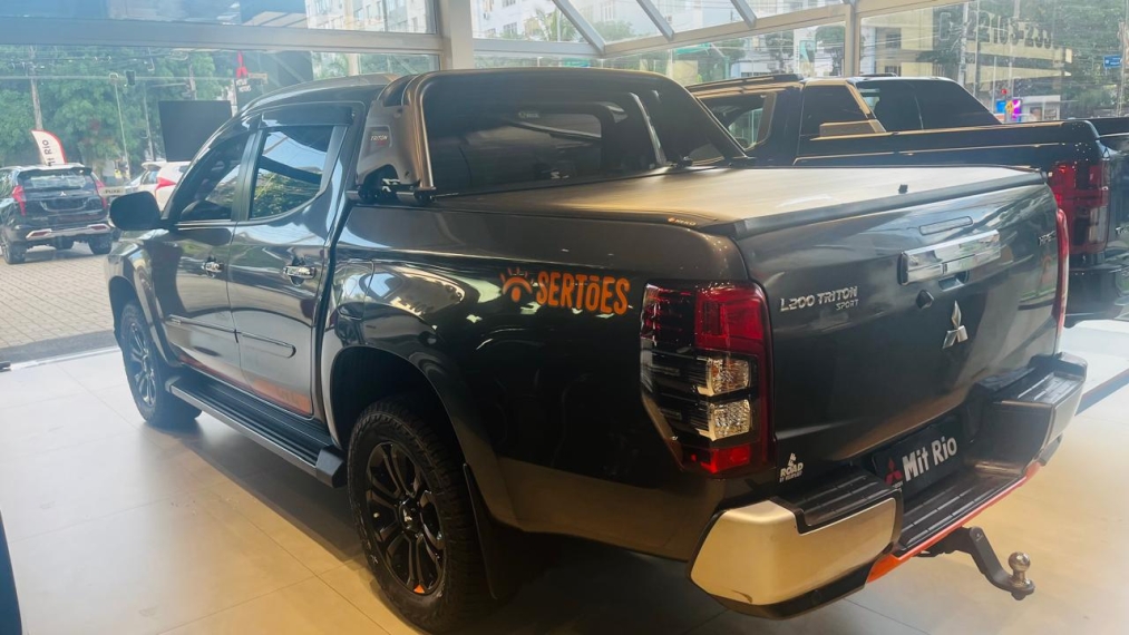 mitsubishi l200 triton 2.4 16v turbo diesel sport hpe sertoes cd 4p 4x4 automatico 2022 mitsubishi l200 triton 2.4 16v turbo diesel sport hpe sertoes cd 4p 4x4 automatico 2022