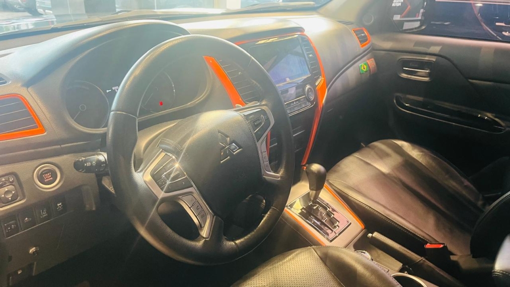mitsubishi l200 triton 2.4 16v turbo diesel sport hpe sertoes cd 4p 4x4 automatico 2022 mitsubishi l200 triton 2.4 16v turbo diesel sport hpe sertoes cd 4p 4x4 automatico 2022