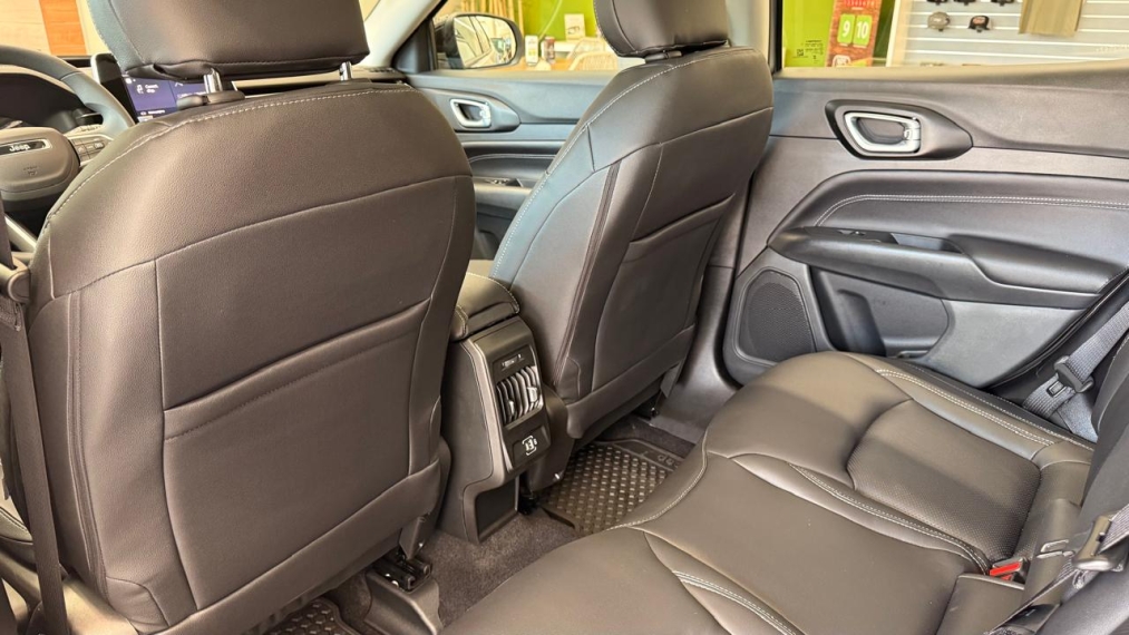 jeep compass 1.3 t270 turbo flex sport at6 4p automatico 2025 jeep compass 1.3 t270 turbo flex sport at6 4p automatico 2025