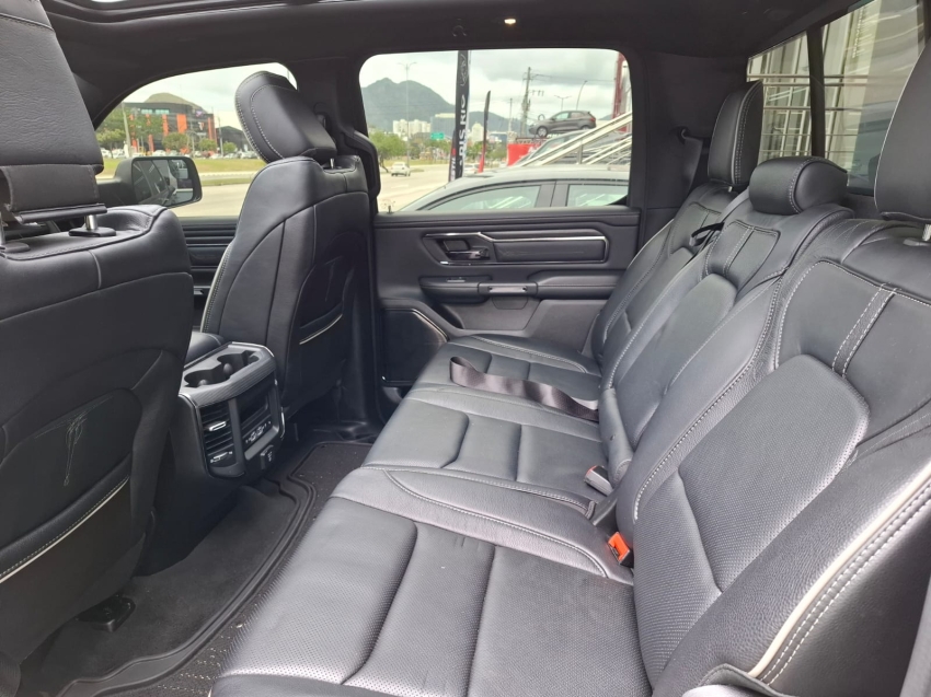 ram 1500 5.7 v8 gasolina limited night edition cd 4x4 automatico 4p 202412