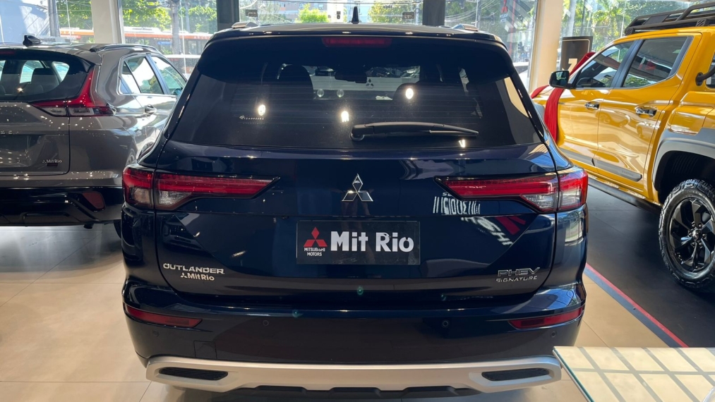 mitsubishi outlander 2.4 phev signature s-awc dht hibrido 4p automatico 20262